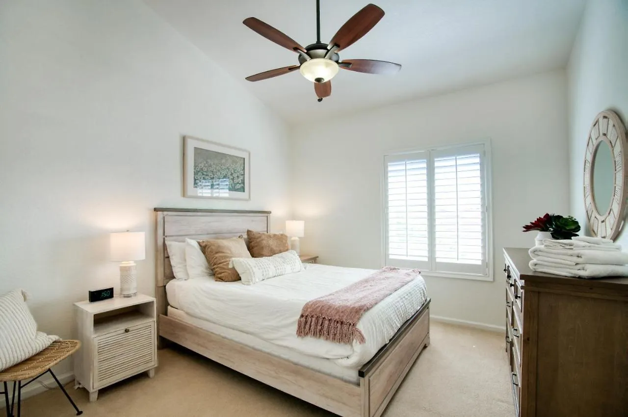 Upscale Phoenix Abode Walk To South Mountain Park