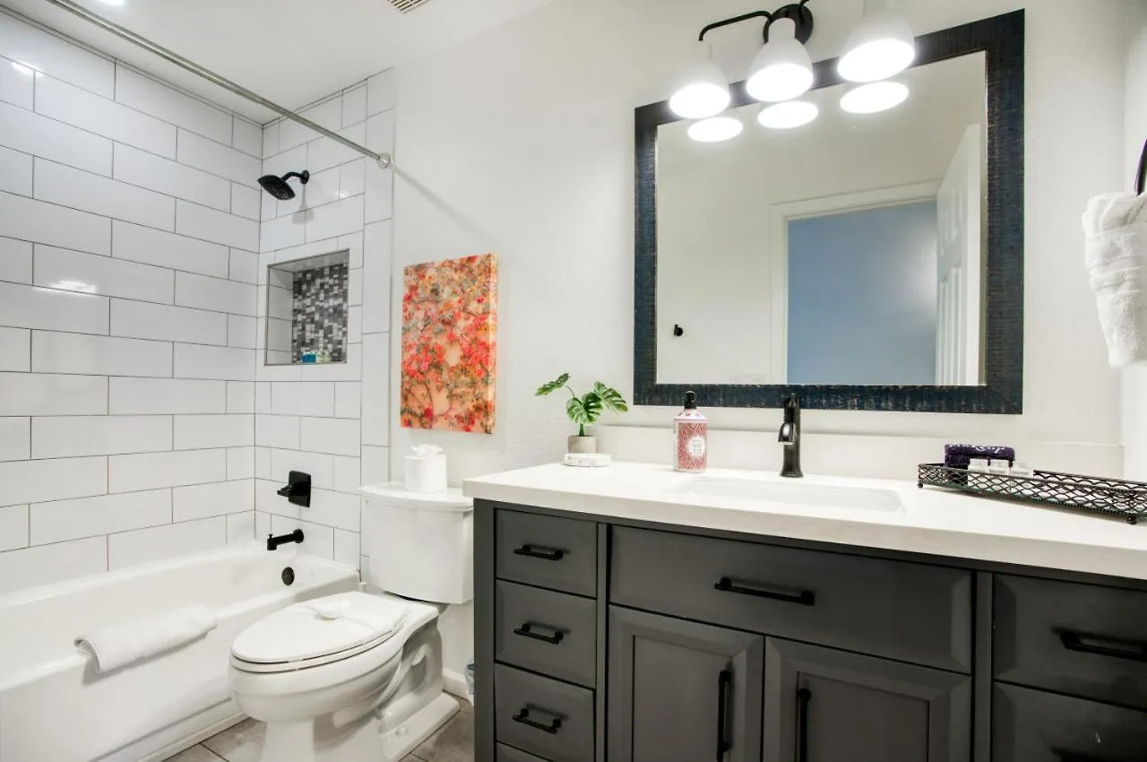 Upscale Phoenix Abode Walk To South Mountain Park 0*,