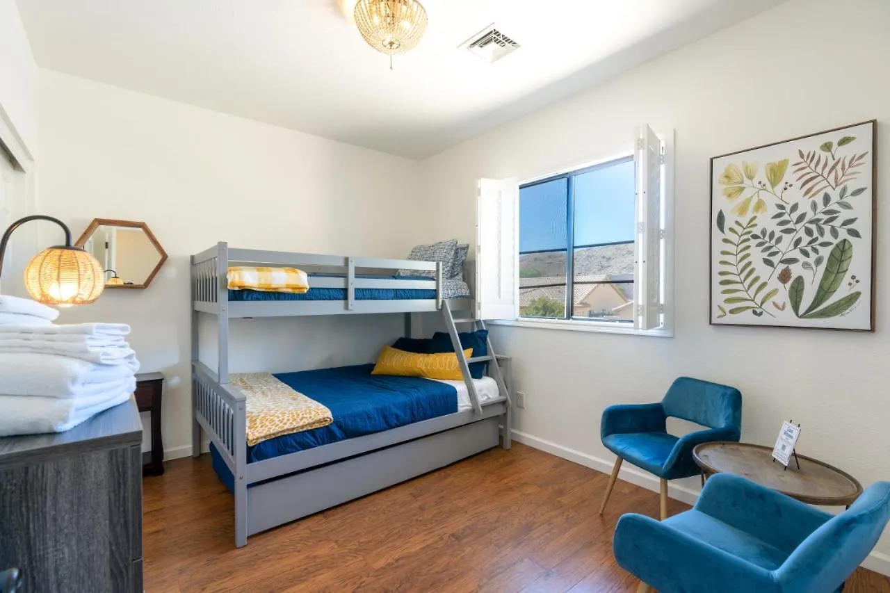 Upscale Phoenix Abode Walk To South Mountain Park