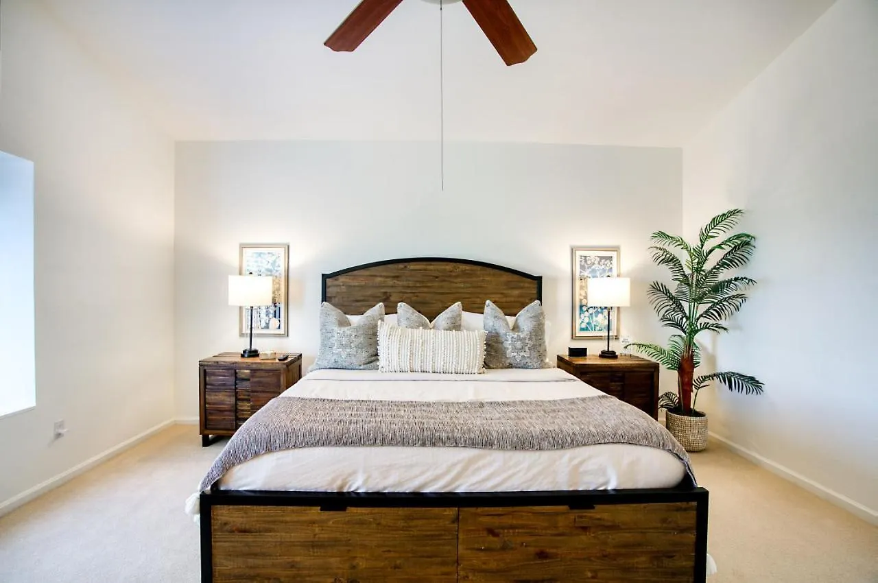Upscale Phoenix Abode Walk To South Mountain Park